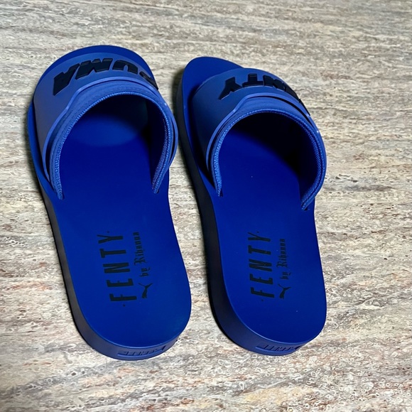 Fenty Puma by Rihanna Royal blue surf slides - Picture 16 of 16